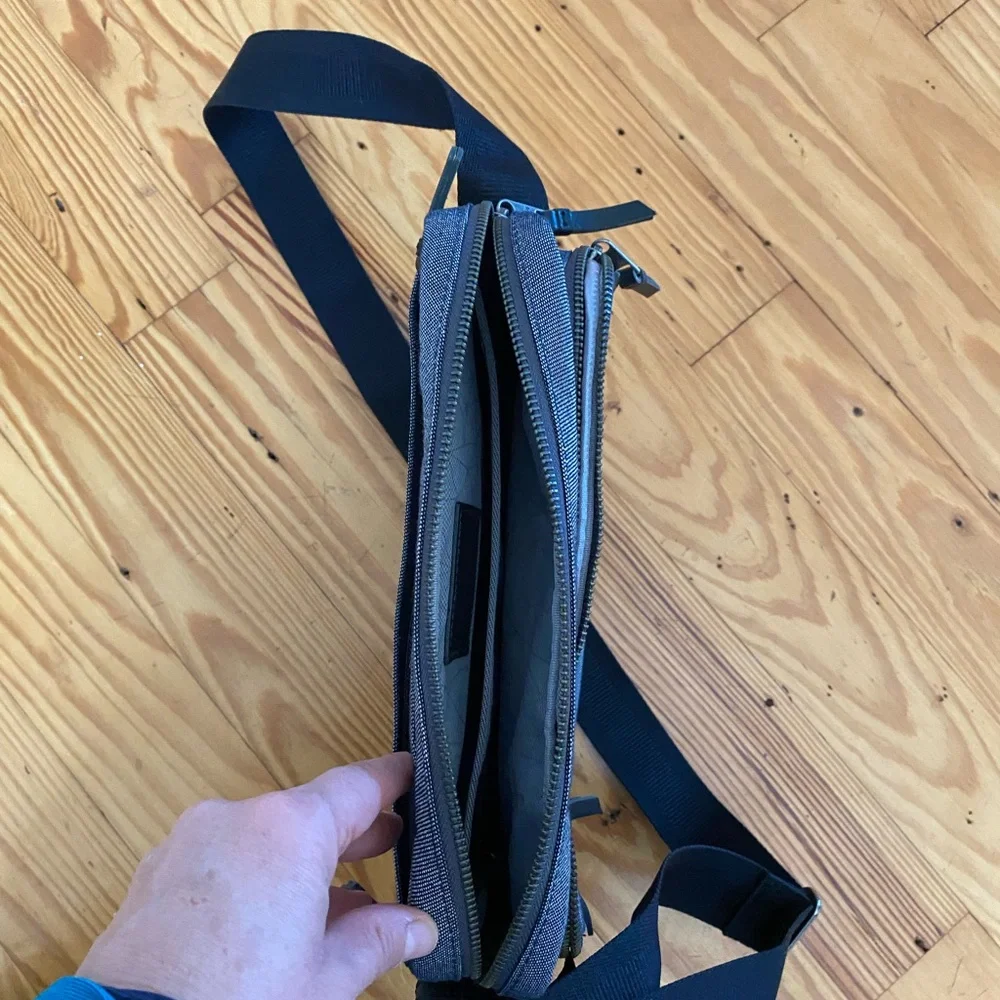 Tumi Crossbody Bag alpha bravo service